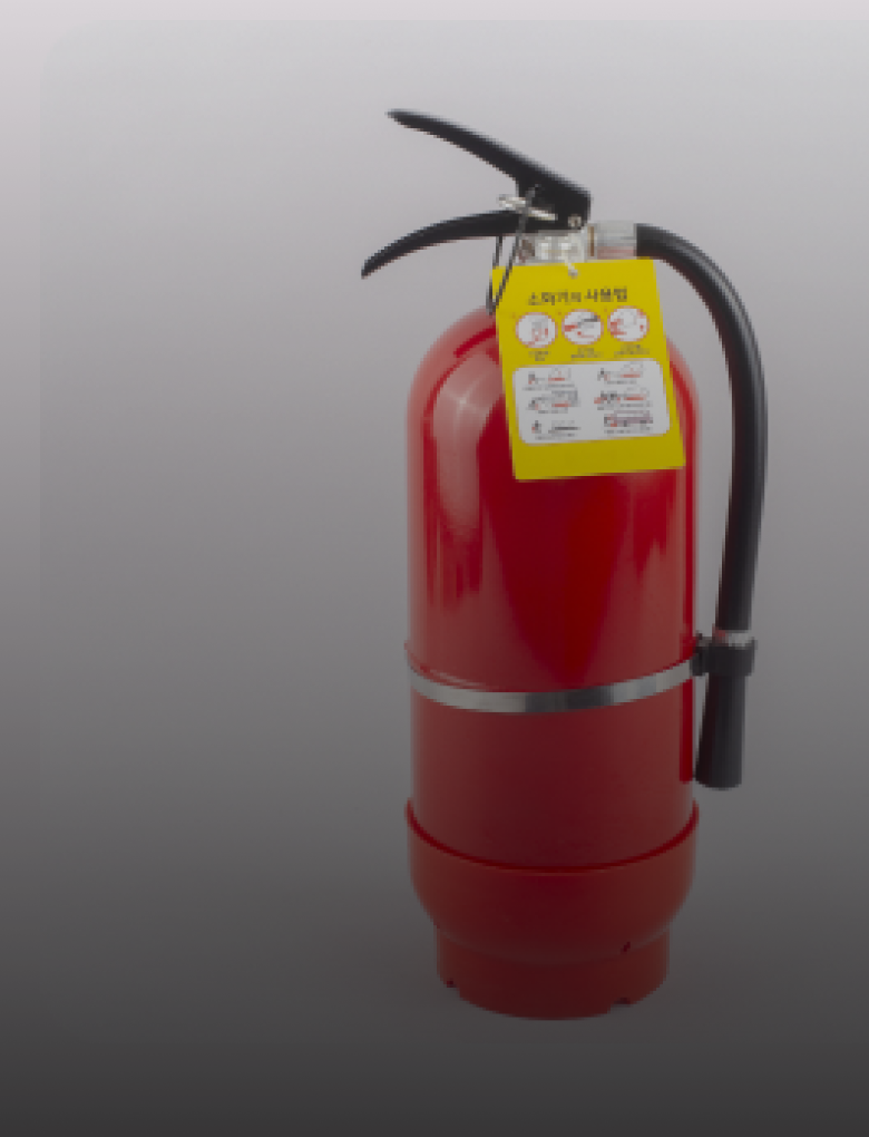소화기. 승강장 및 대합실에 보행거리 20m마다 배치